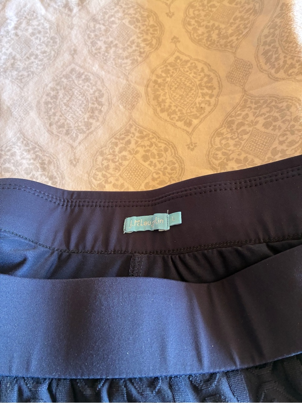 J. McLaughlin Agnes Navy Blue Tennis/Golf/Pickleball Ruffle Skirt
Size Large - Picture 7 of 10